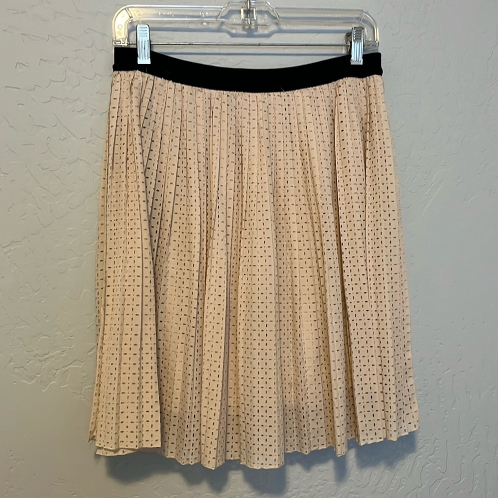 Joe Fresh short pleated skirt with lining size small